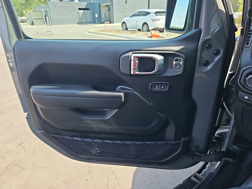 Used 2023 Jeep Wrangler Unlimited w/ Cold Weather Group image 31