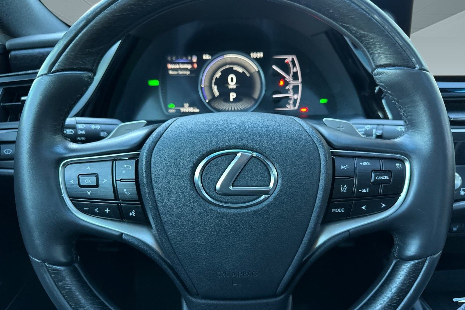 Certified 2025 Lexus ES 300h w/ Luxury Package image 16