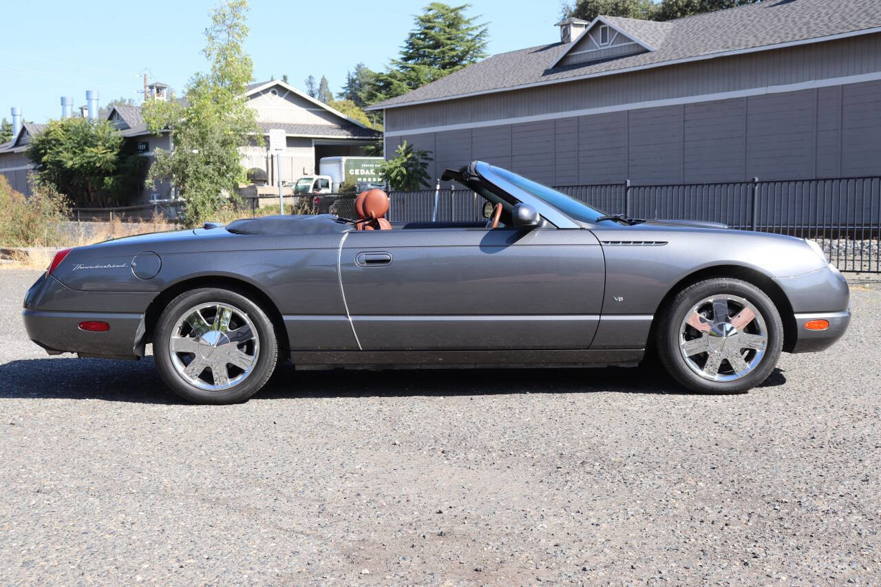 Used 2003 Ford Thunderbird image 27