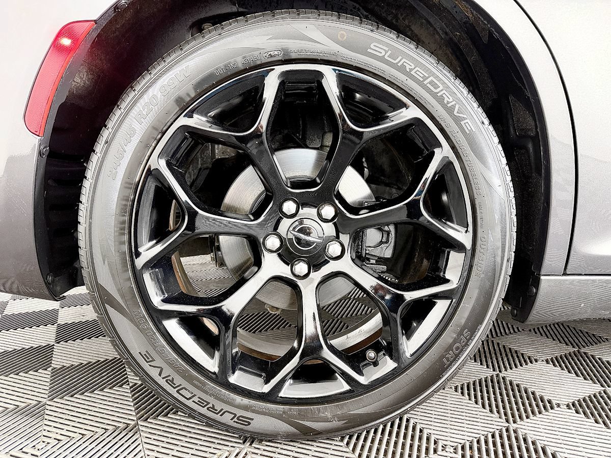 Used 2017 Chrysler 300 S RWD image 23