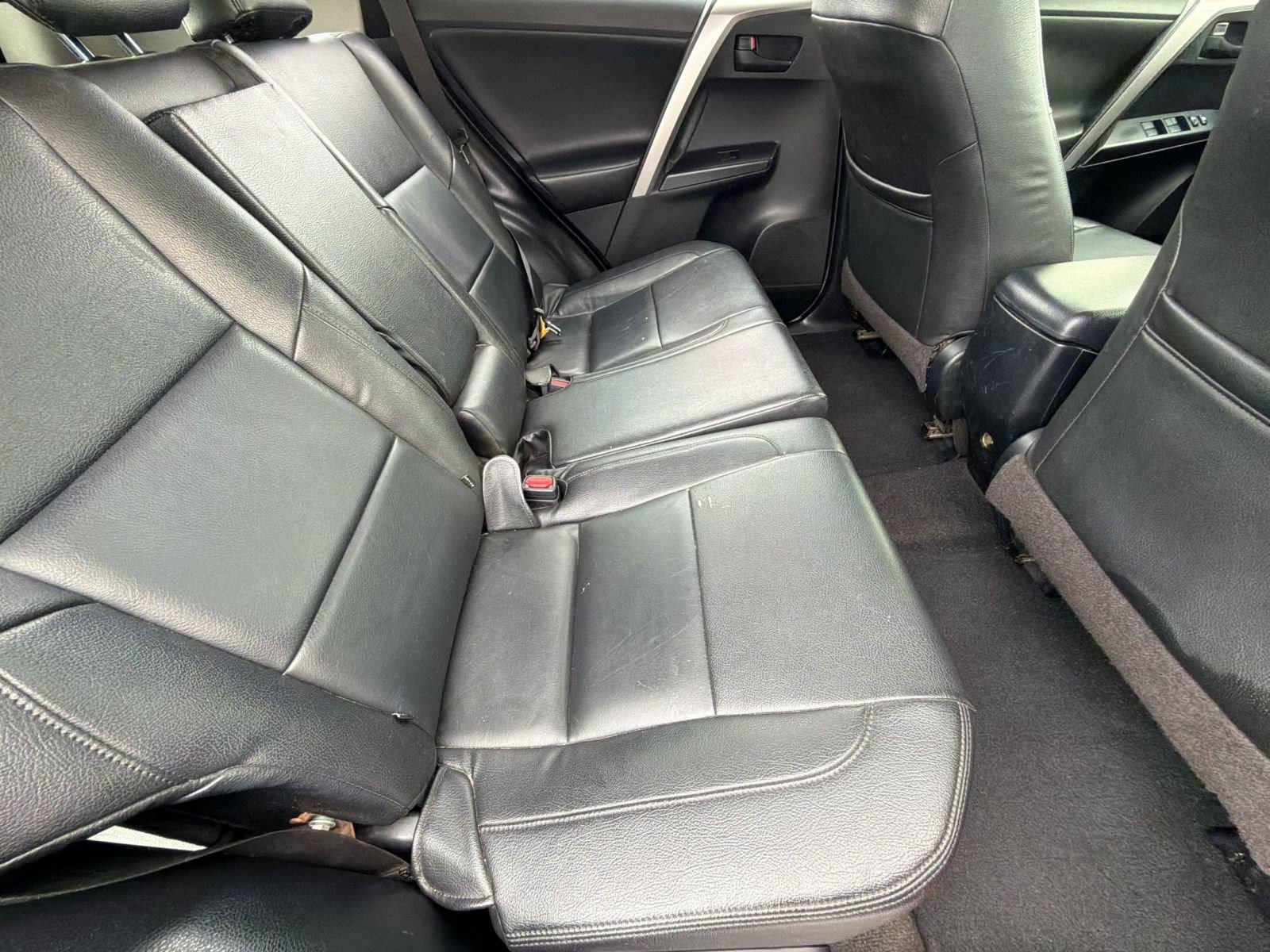 Used 2016 Toyota RAV4 LE FWD image 33