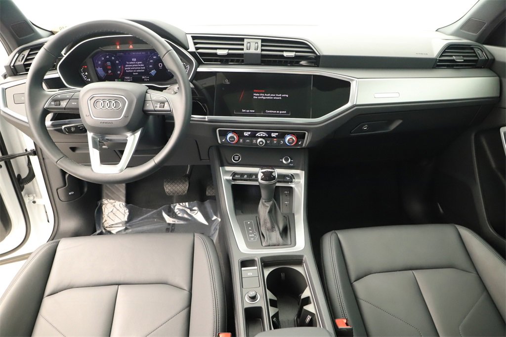 Certified 2025 Audi Q3 2.0T Premium w/ Convenience Package image 18