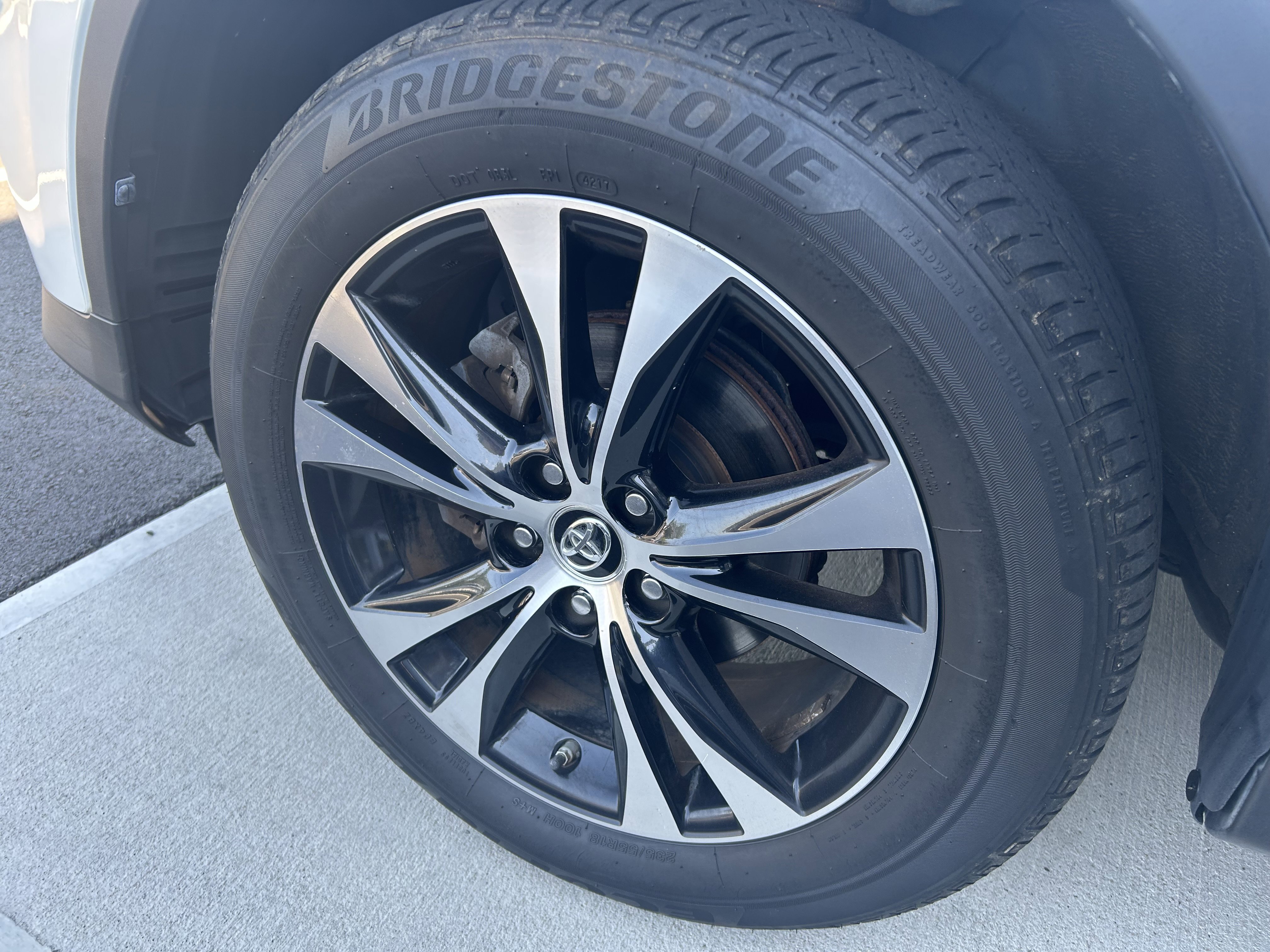 Used 2015 Toyota RAV4 Limited image 28