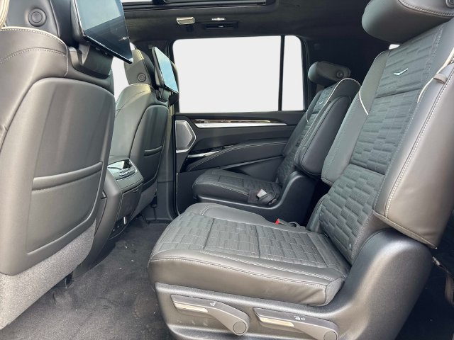 New 2026 Cadillac Escalade ESV Platinum Sport w/ LPO, ONYX Package AWD/4WD image 13