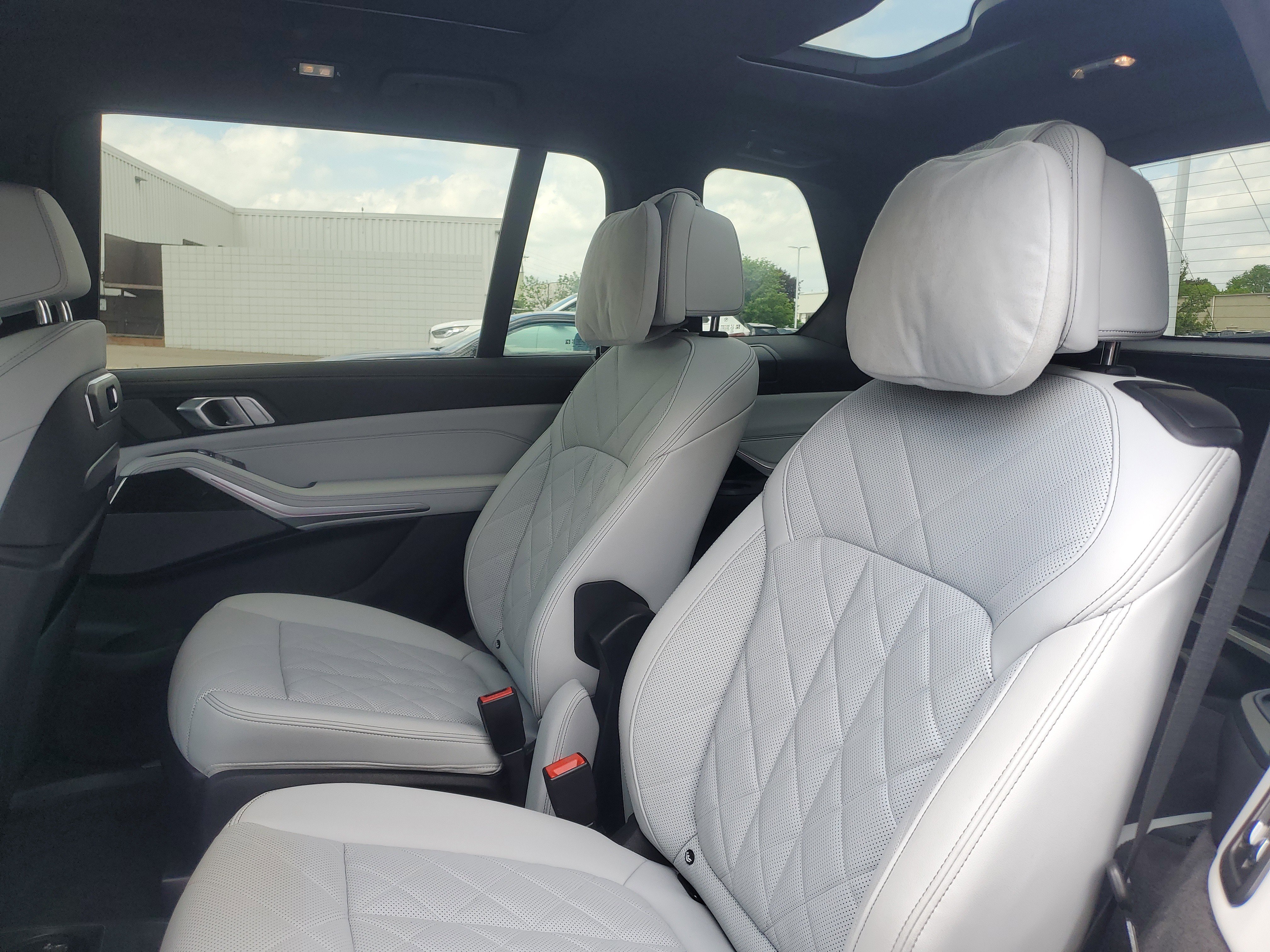 Certified 2024 BMW X7 xDrive40i w/ Premium Package AWD/4WD image 20