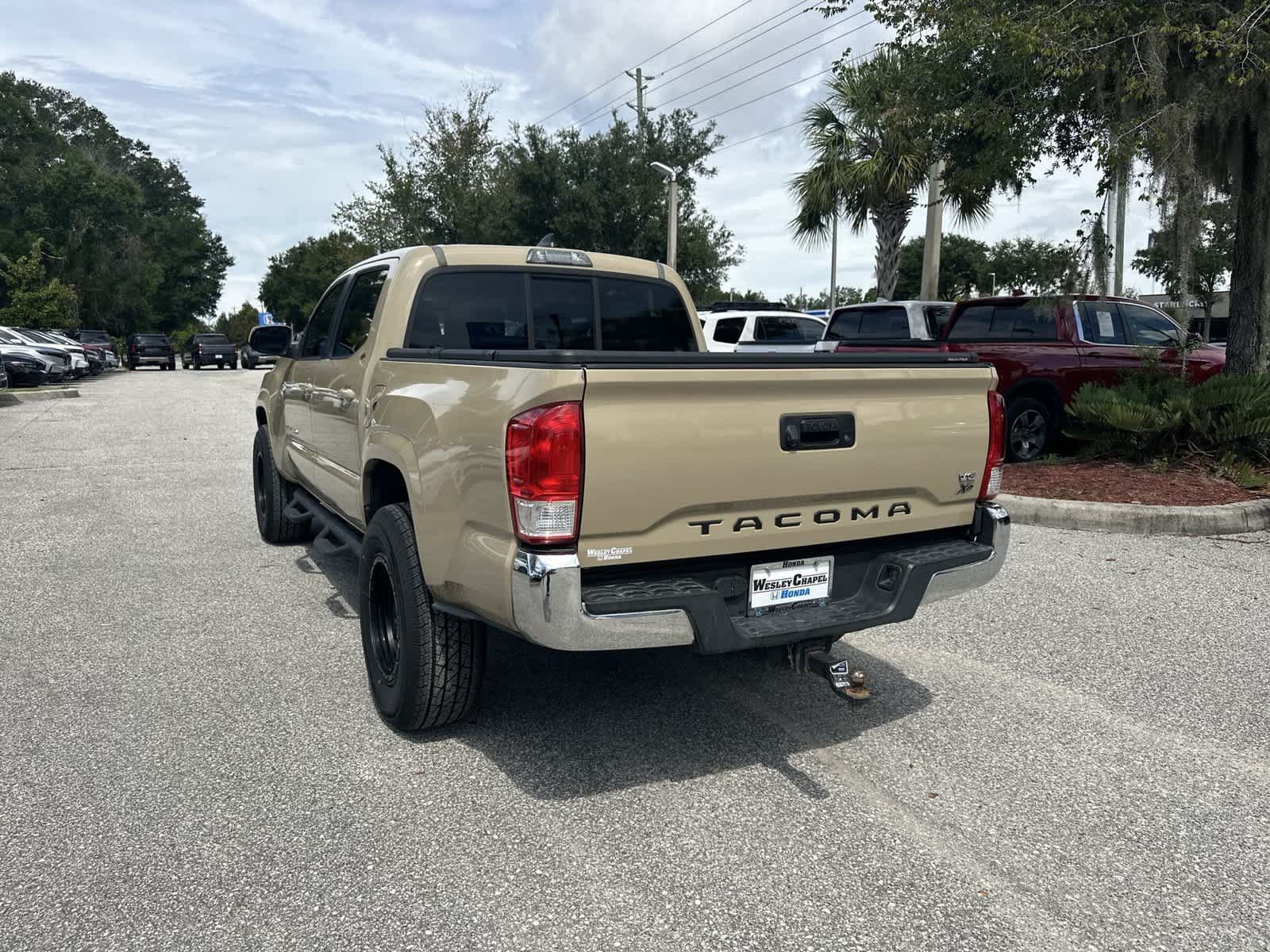 Used 2016 Toyota Tacoma SR5 w/ Towing Package RWD image 4