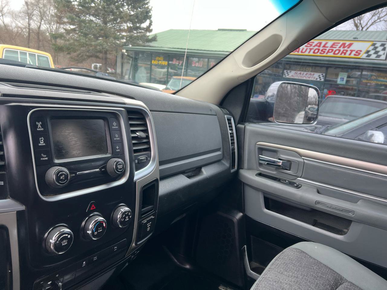 Used 2014 RAM 2500 SLT image 9