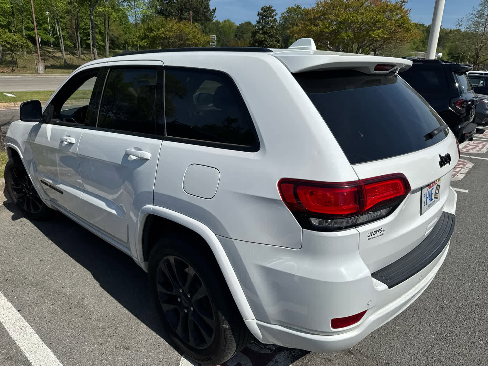 Used 2020 Jeep Grand Cherokee Altitude image 3
