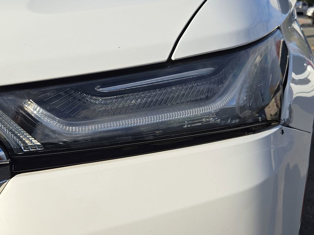 Used 2023 Chevrolet Traverse LT image 14