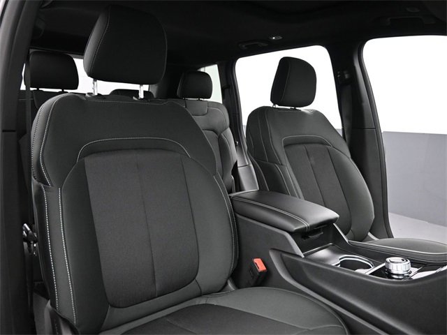 New 2025 Jeep Grand Cherokee Laredo image 24