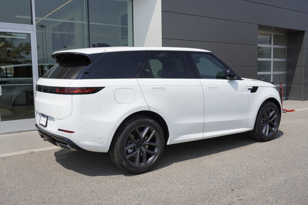 New 2026 Land Rover Range Rover Sport Dynamic SE AWD/4WD image 4