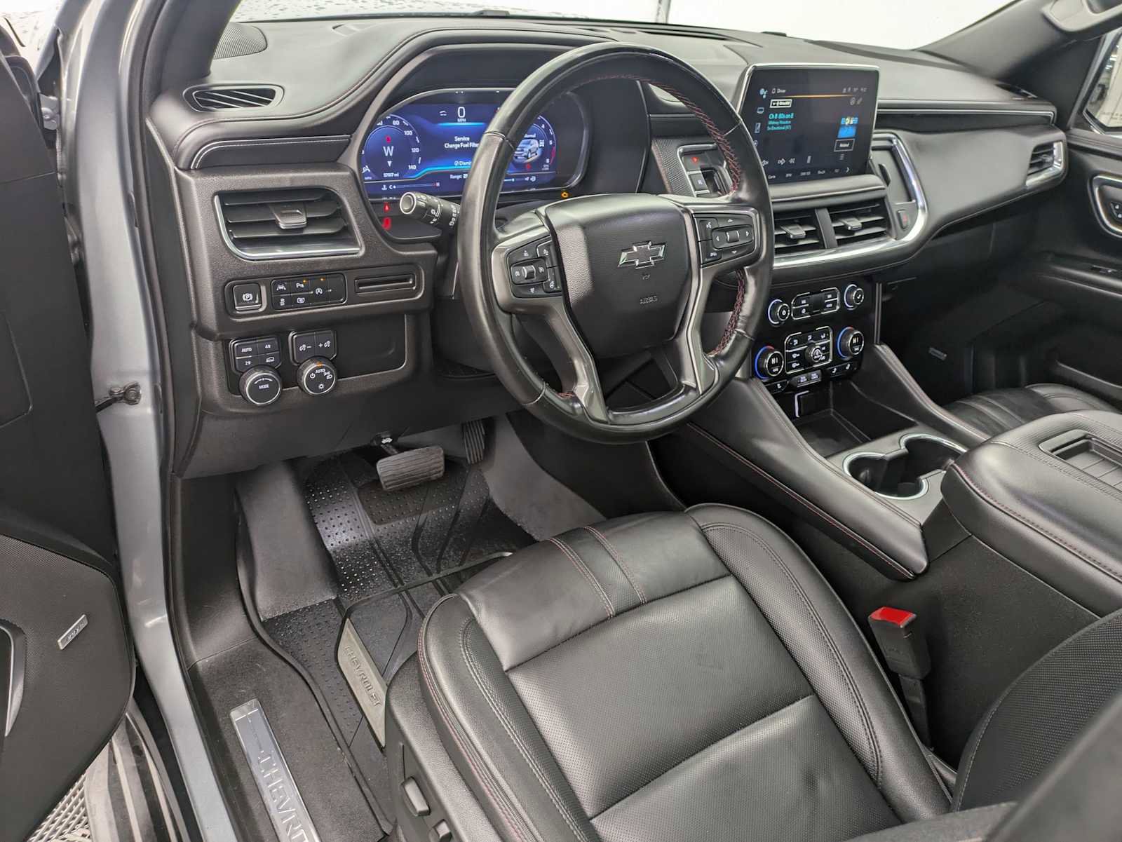 Used 2024 Chevrolet Tahoe RST w/ Luxury Package image 2