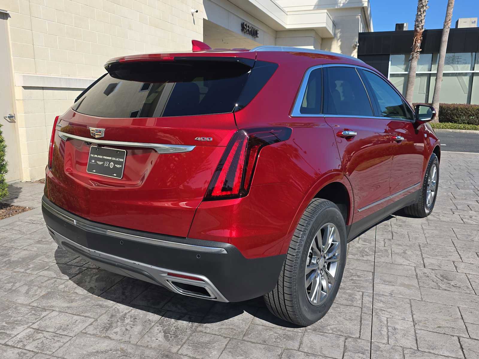 Used 2021 Cadillac XT5 Premium Luxury image 3