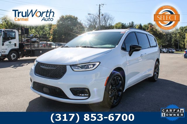 Used 2023 Chrysler Pacifica Limited w/ S Appearance Package image 1
