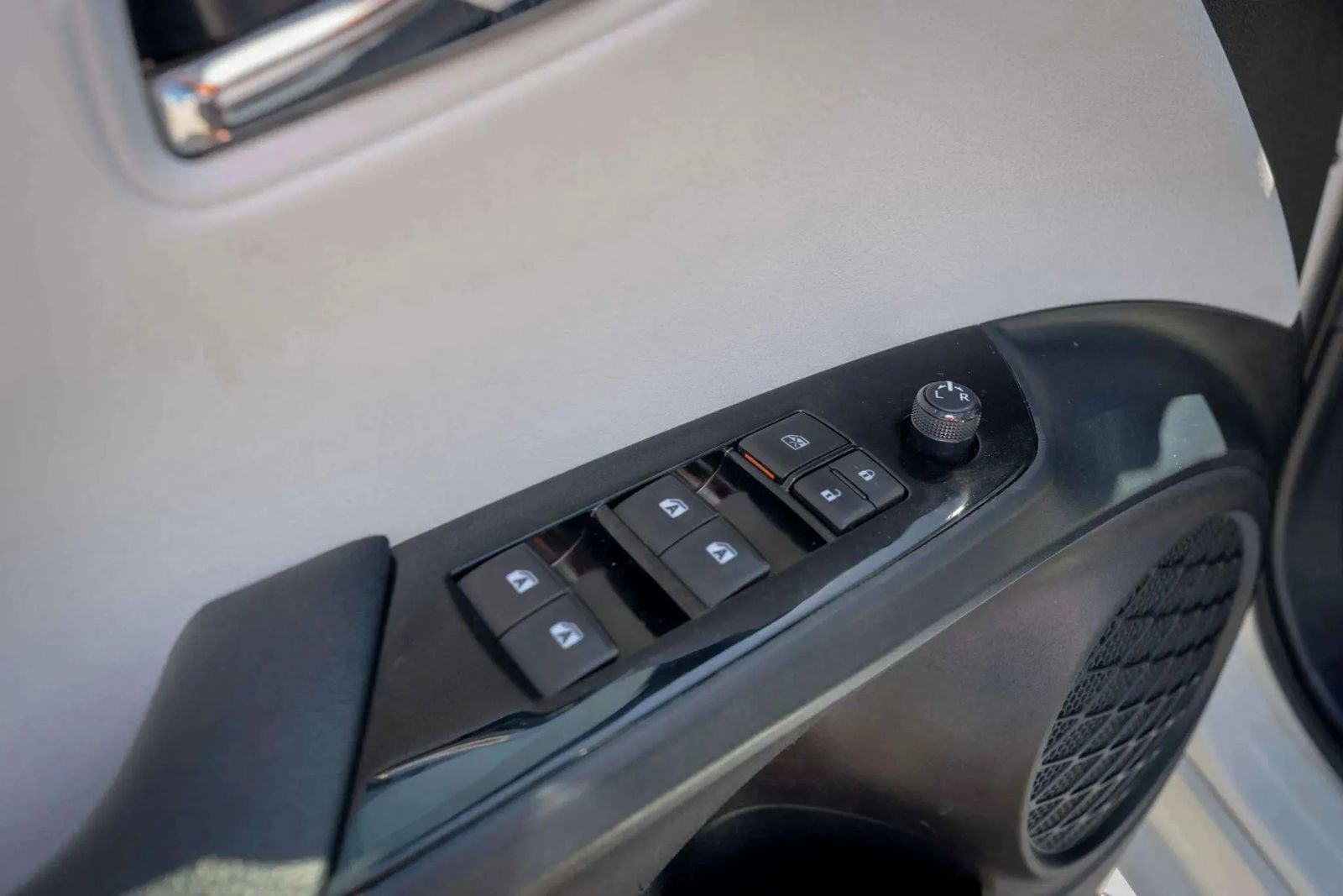 Used 2016 Toyota Prius Two image 21