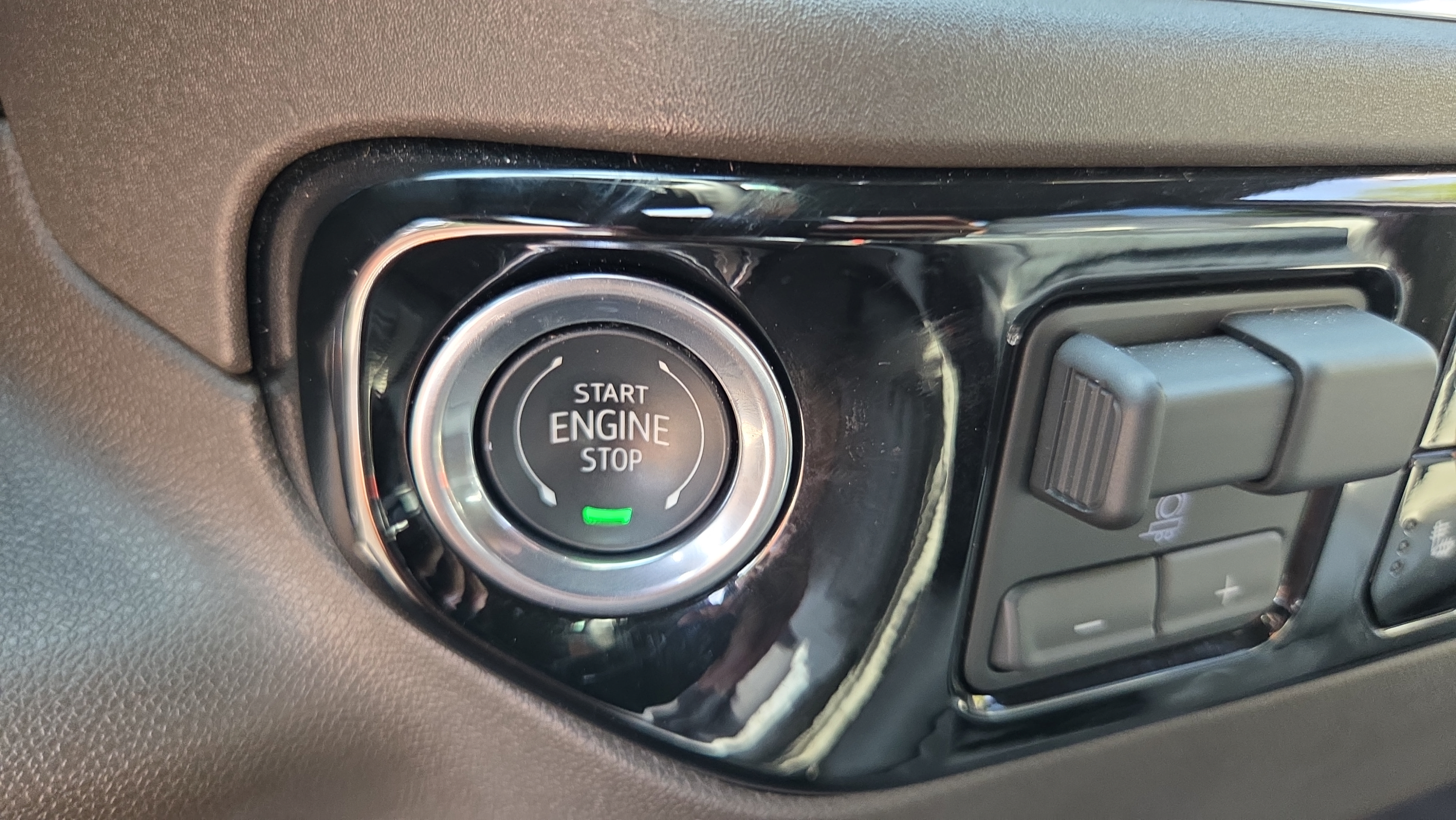 Used 2026 GMC Sierra 1500 SLT AWD/4WD image 21