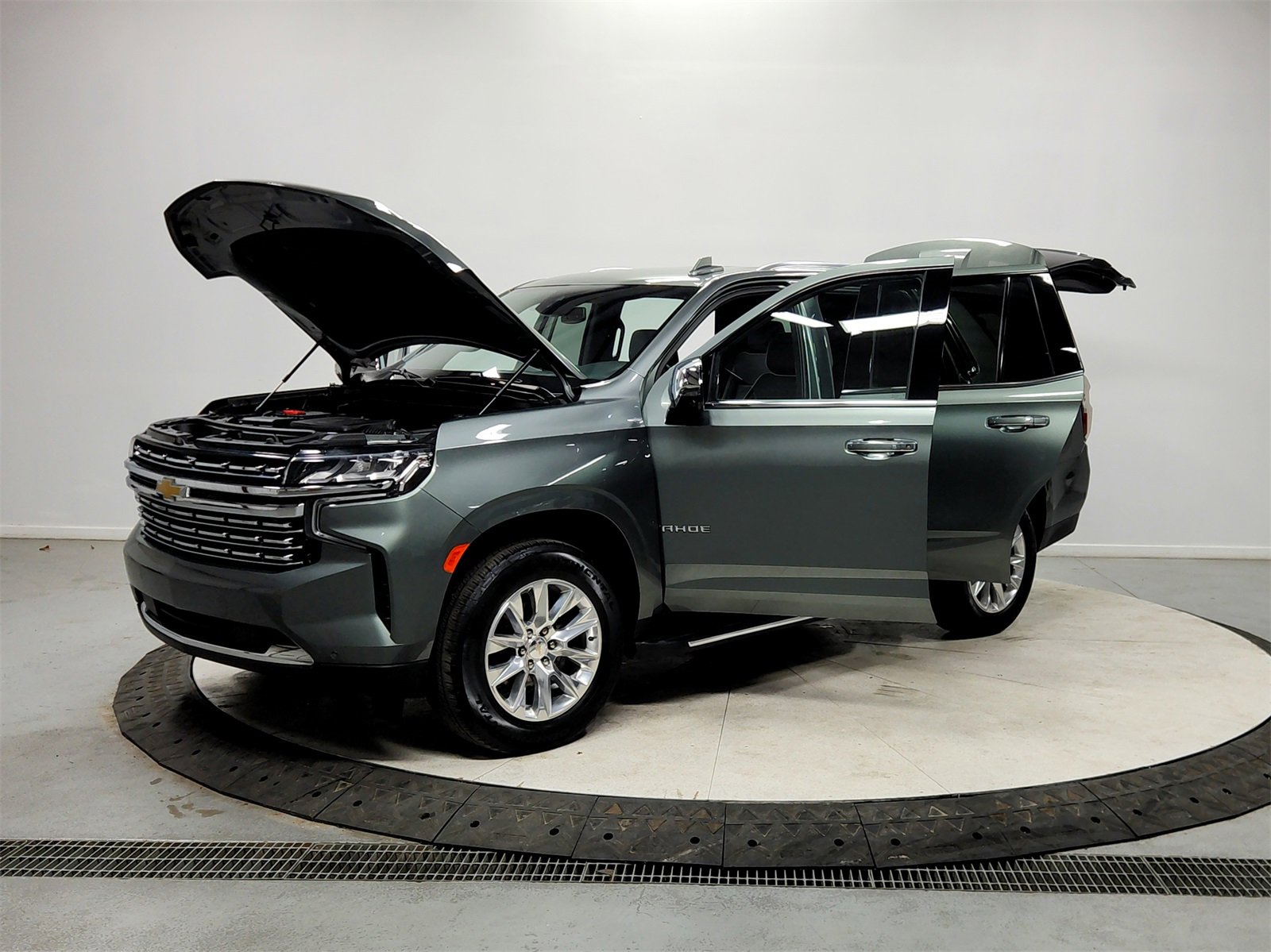 Used 2024 Chevrolet Tahoe Premier image 11