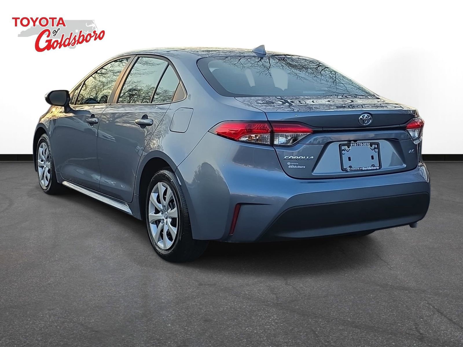 Used 2025 Toyota Corolla LE image 7