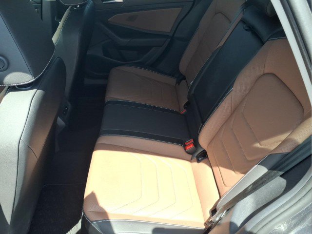 Certified 2025 Volkswagen Jetta SEL FWD image 11