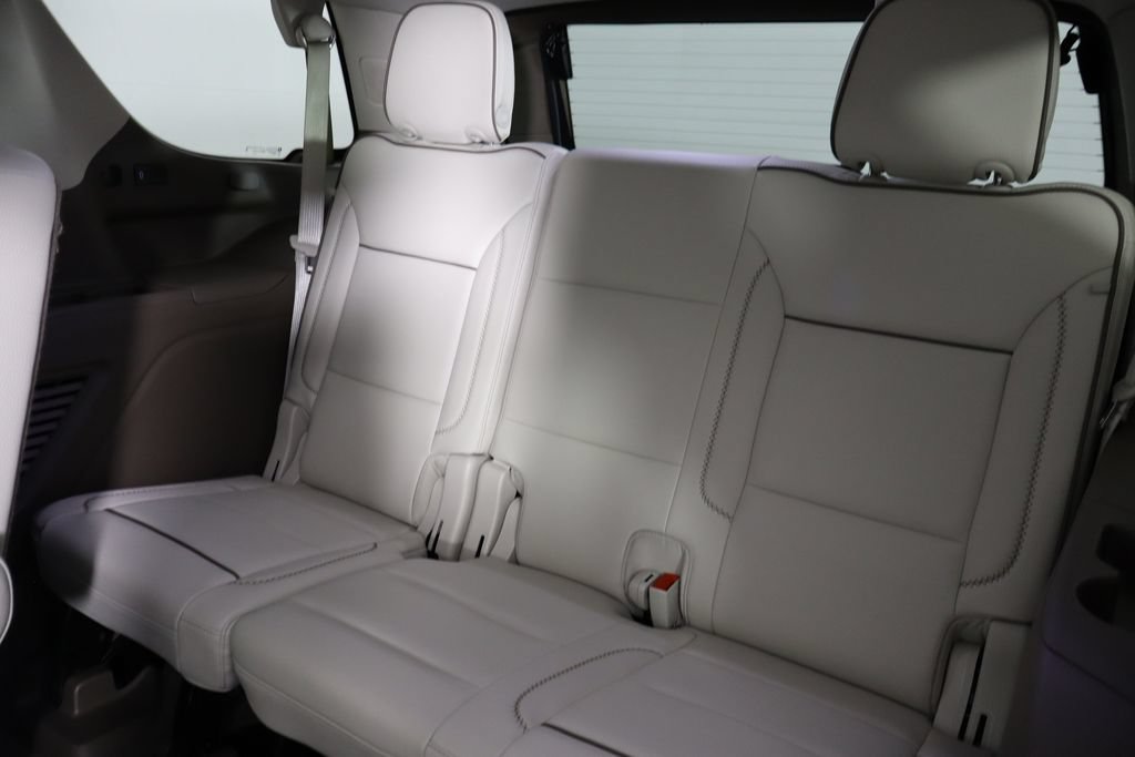 Used 2024 GMC Yukon Denali AWD/4WD image 16