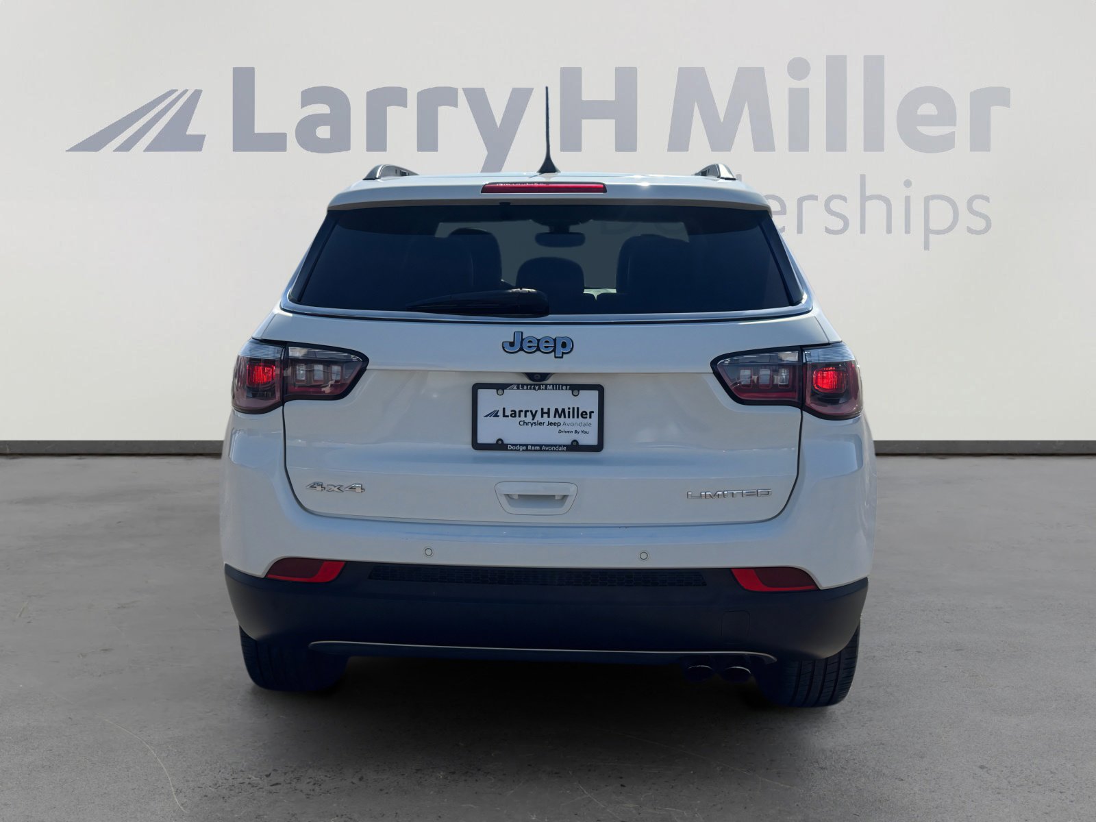 Used 2019 Jeep Compass Limited w/ Safety & Security Group AWD/4WD image 4