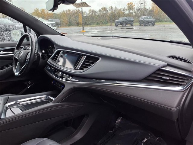 Used 2024 Buick Enclave Premium image 95