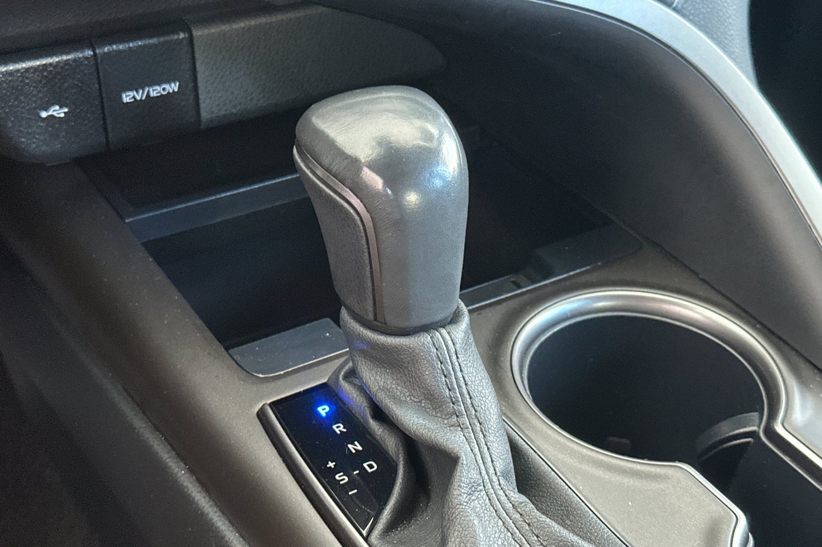 Used 2023 Toyota Camry SE FWD image 16