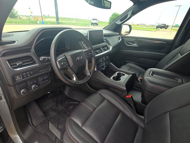 Used 2024 Chevrolet Suburban RST w/ Luxury Package RWD image 10