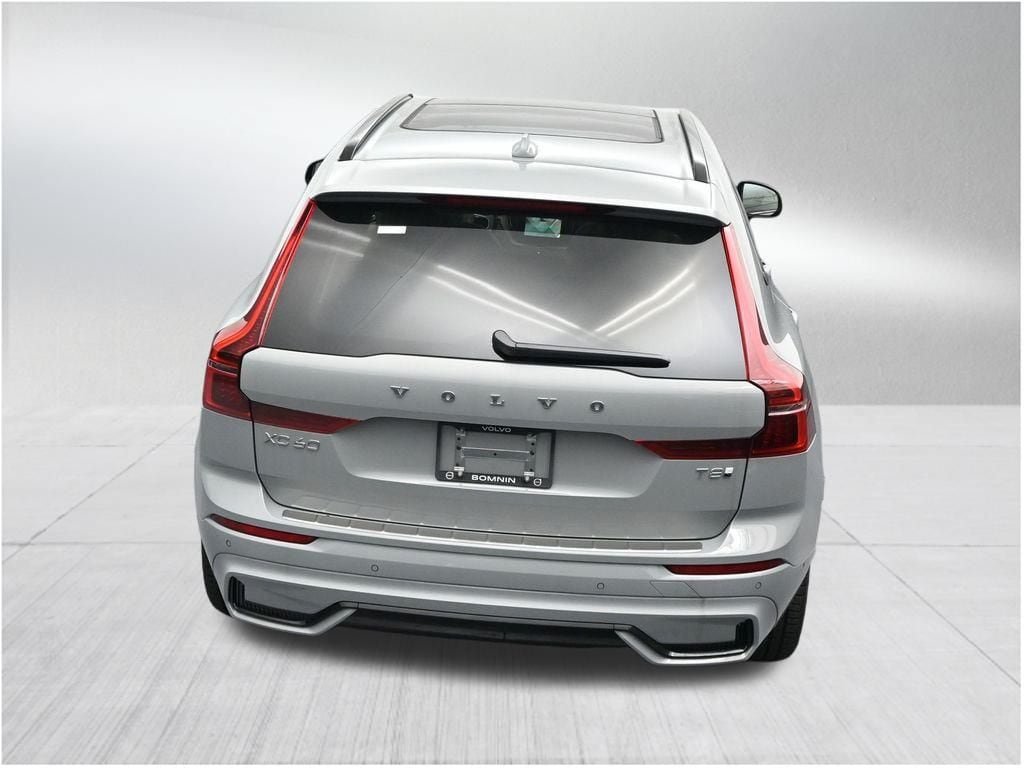 New 2026 Volvo XC60 T8 Ultra w/ Protection Package Premier AWD/4WD image 15