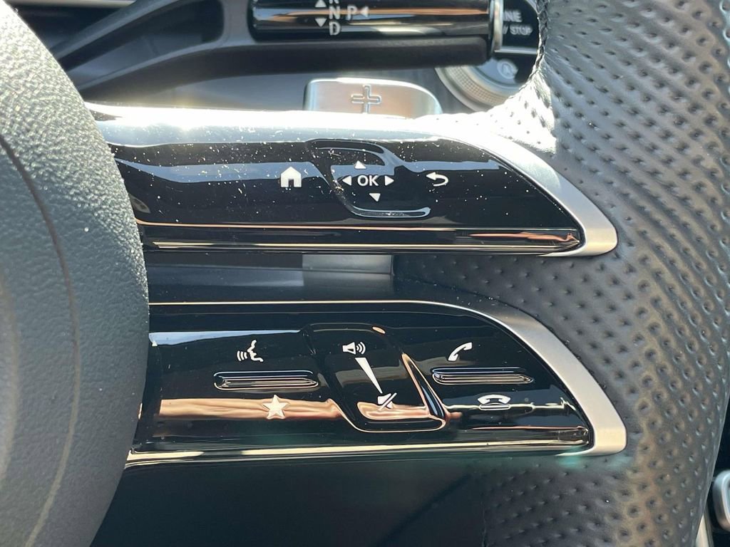 Used 2024 Mercedes-Benz GLC 300 4MATIC image 11
