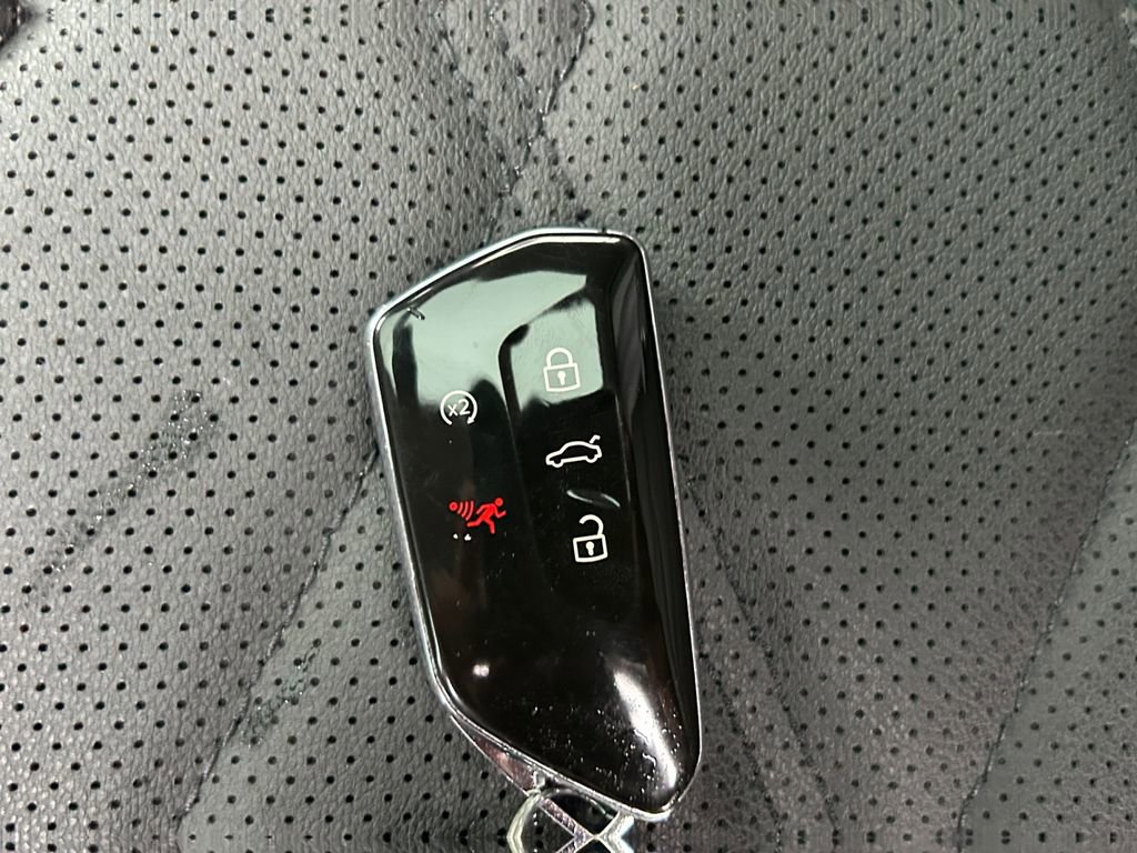 Used 2024 Volkswagen Atlas Peak Edition SE image 33