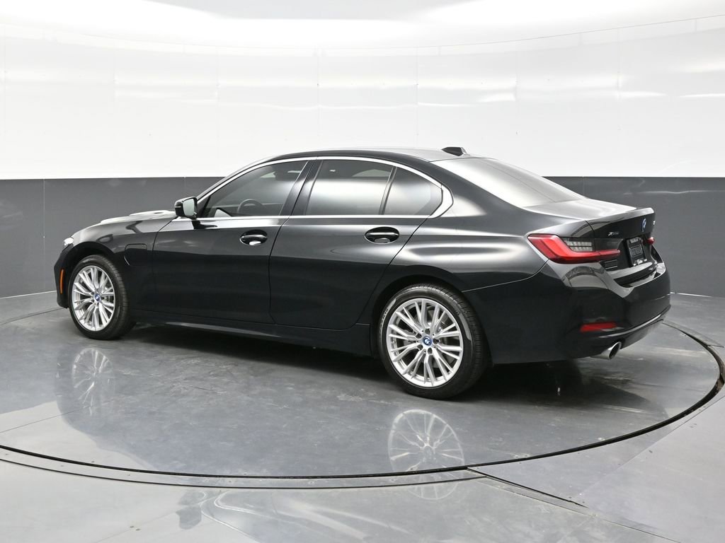 Used 2024 BMW 330e xDrive image 4