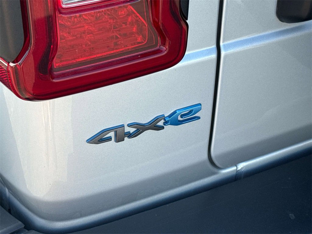 Used 2024 Jeep Wrangler Unlimited Rubicon 4xe image 5