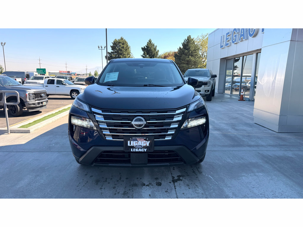 Used 2025 Nissan Rogue SV FWD image 4