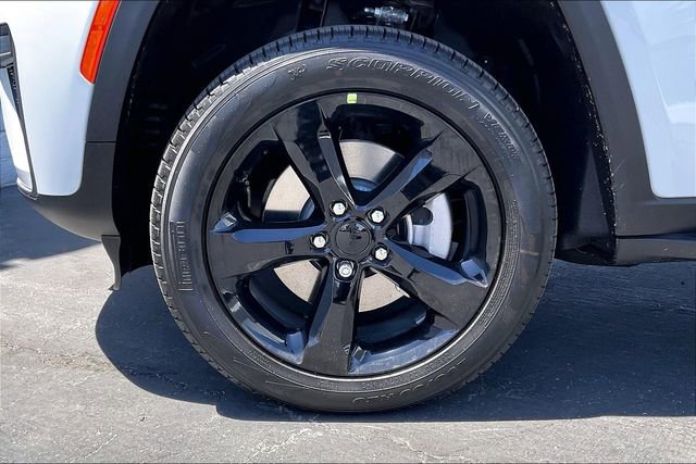 New 2026 Jeep Grand Cherokee L Limited w/ Limited Altitude Package AWD/4WD image 10