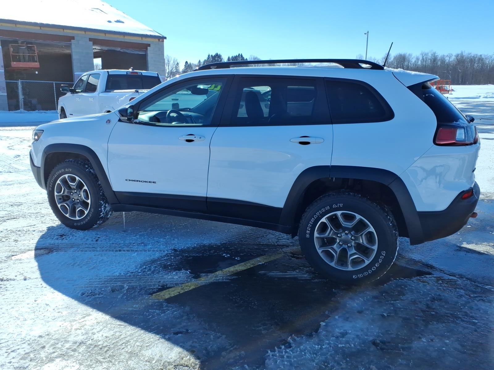 Used 2022 Jeep Cherokee Trailhawk w/ Trailer Tow Group image 8