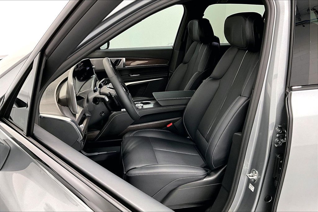 New 2027 Cadillac Vistiq Sport w/ LPO, Floor Liner Package AWD/4WD image 25