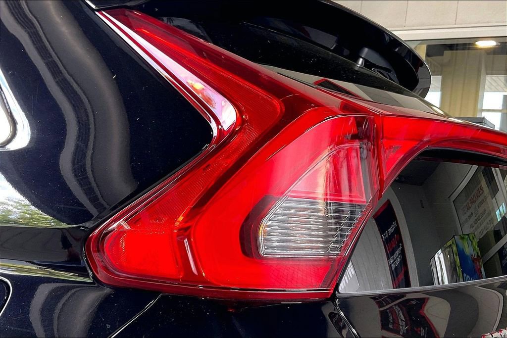 Used 2020 Mitsubishi Eclipse Cross LE image 17