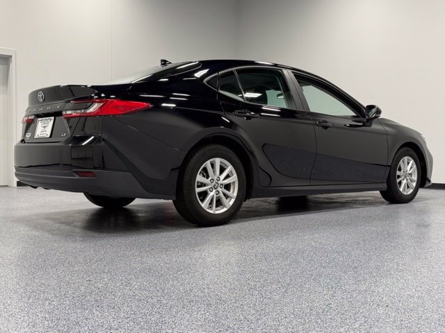 Used 2025 Toyota Camry LE FWD image 11