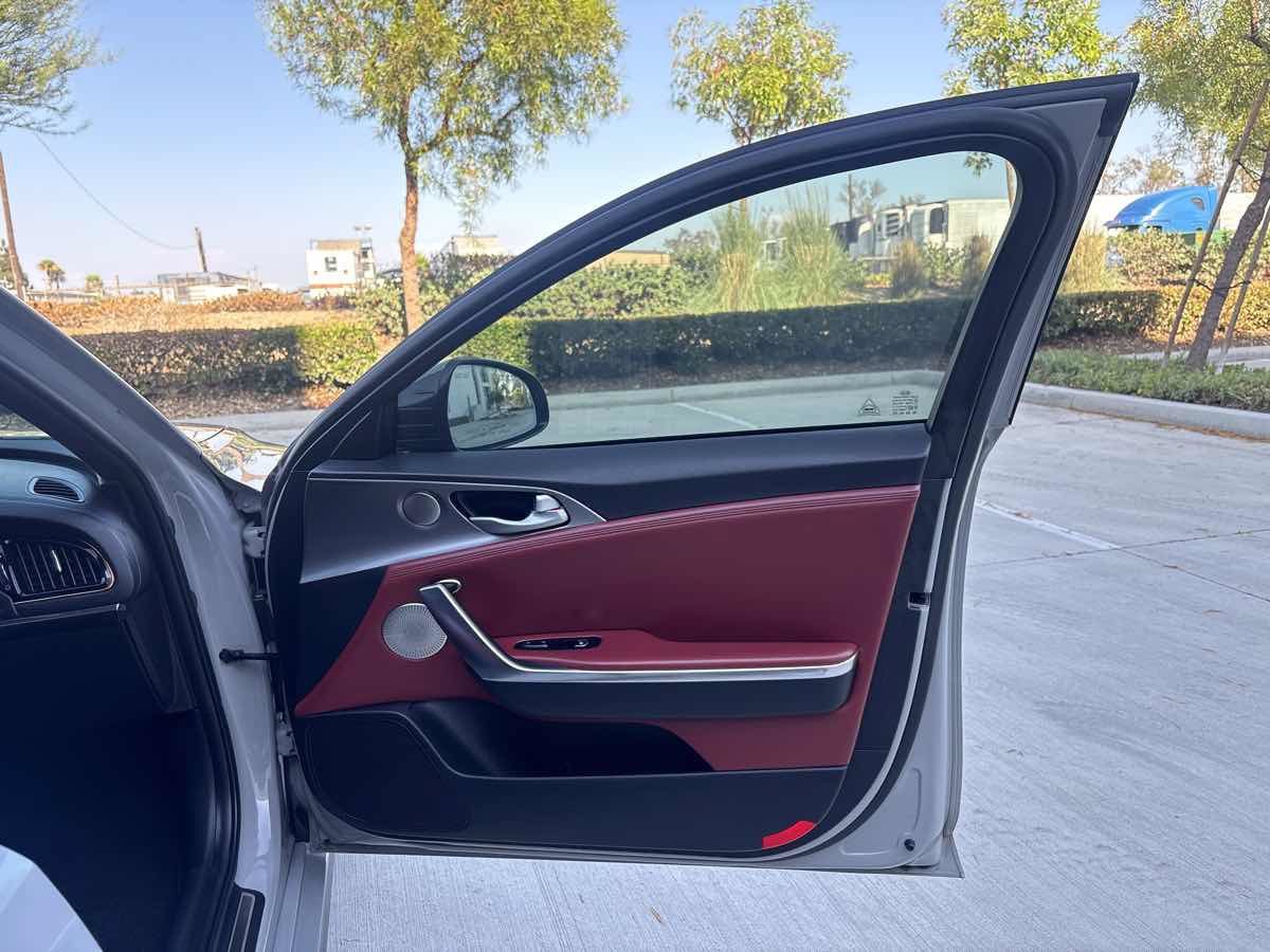 Used 2021 Kia Stinger GT2 RWD image 18