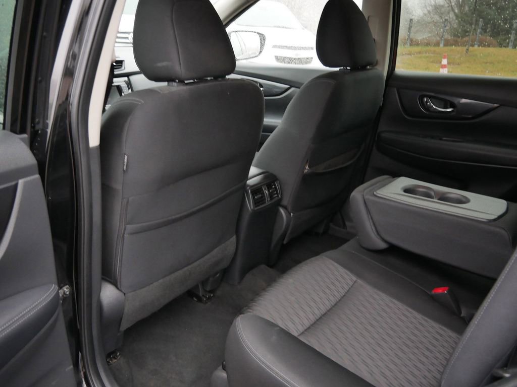 Used 2020 Nissan Rogue SV image 6