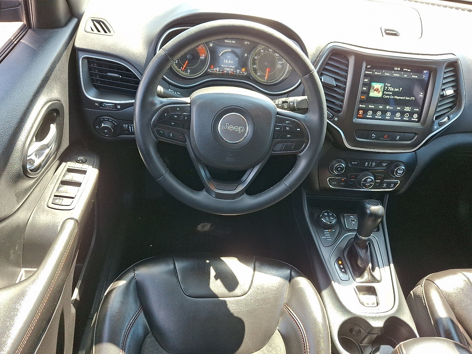 Used 2022 Jeep Cherokee Trailhawk w/ Comfort/Convenience Group AWD/4WD image 12