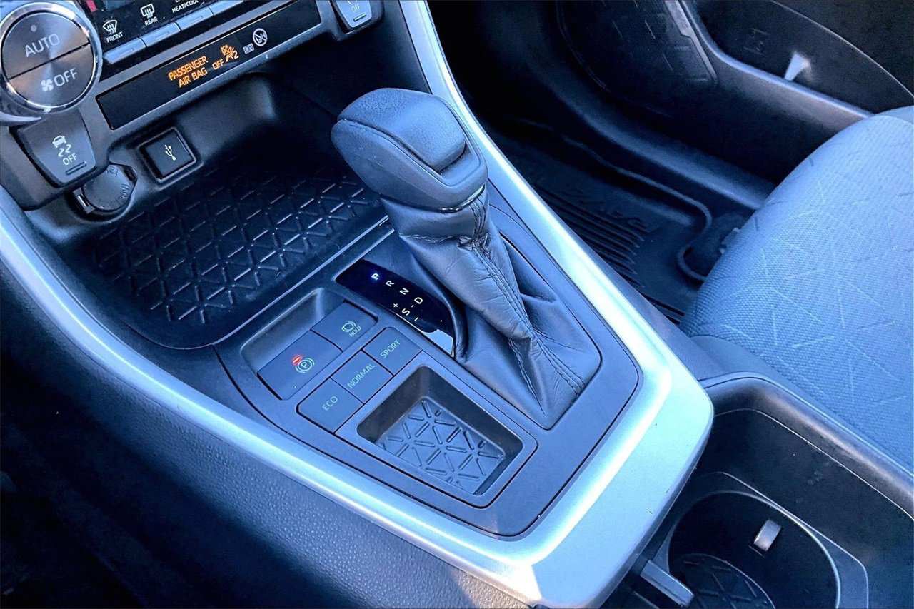 Used 2022 Toyota RAV4 XLE image 29