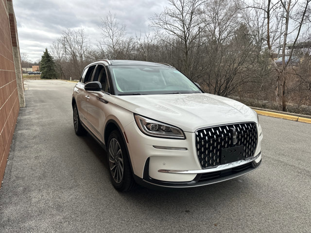 Used 2023 Lincoln Corsair Reserve w/ Equipment Group 201A image 9