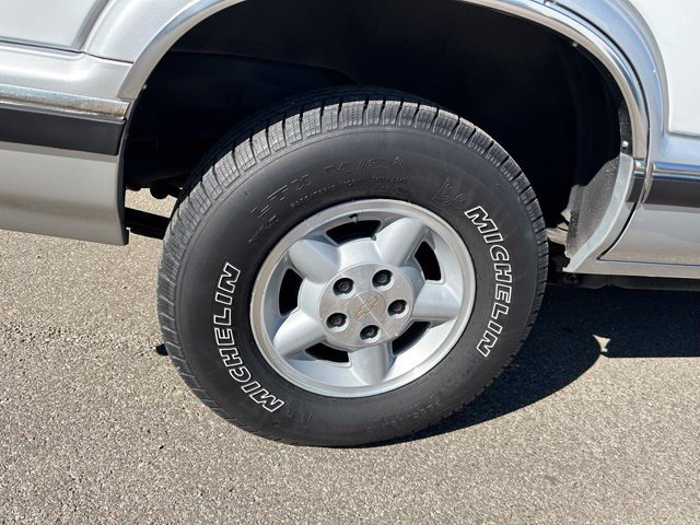 Used 1996 Chevrolet Blazer 4WD 4-Door image 12