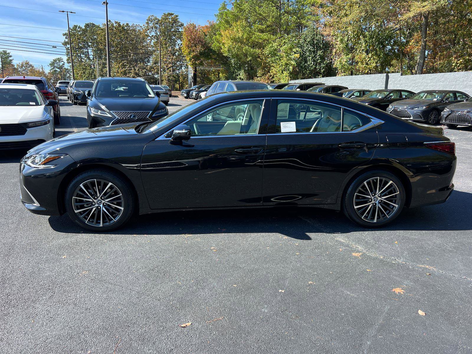 New 2025 Lexus ES 350 w/ Premium Package image 9