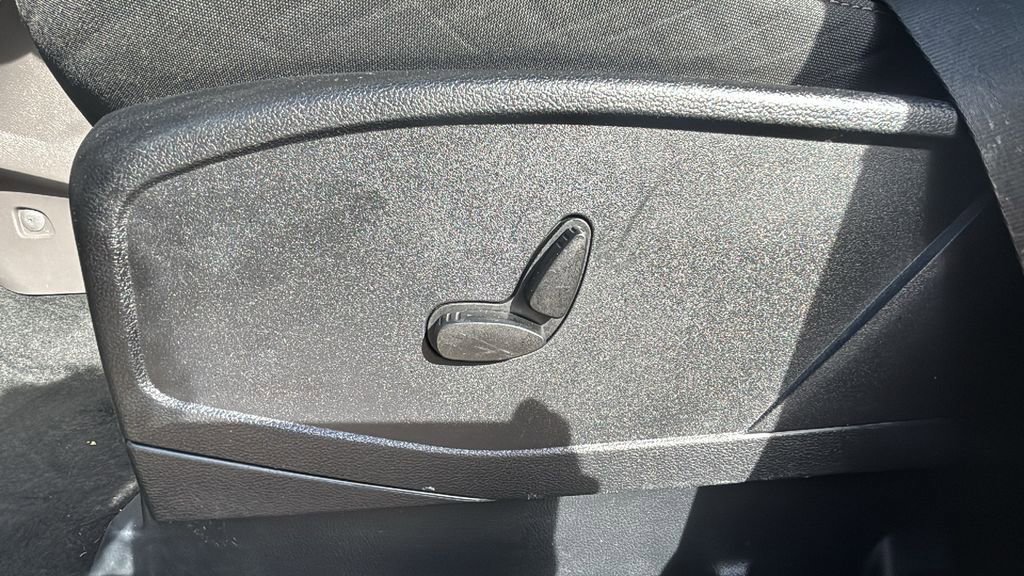 Used 2020 Ford Transit Connect XLT image 22