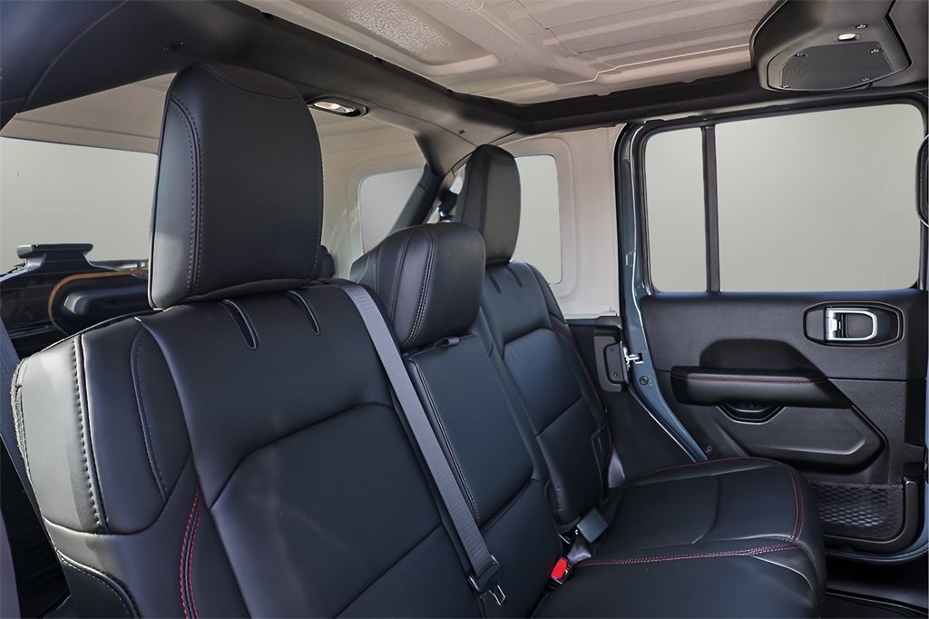 Used 2025 Jeep Wrangler Unlimited Rubicon image 22