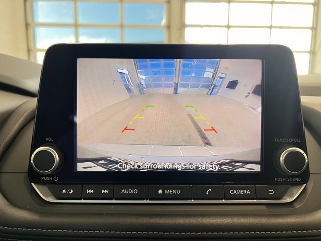 Used 2025 Nissan Rogue SV image 25