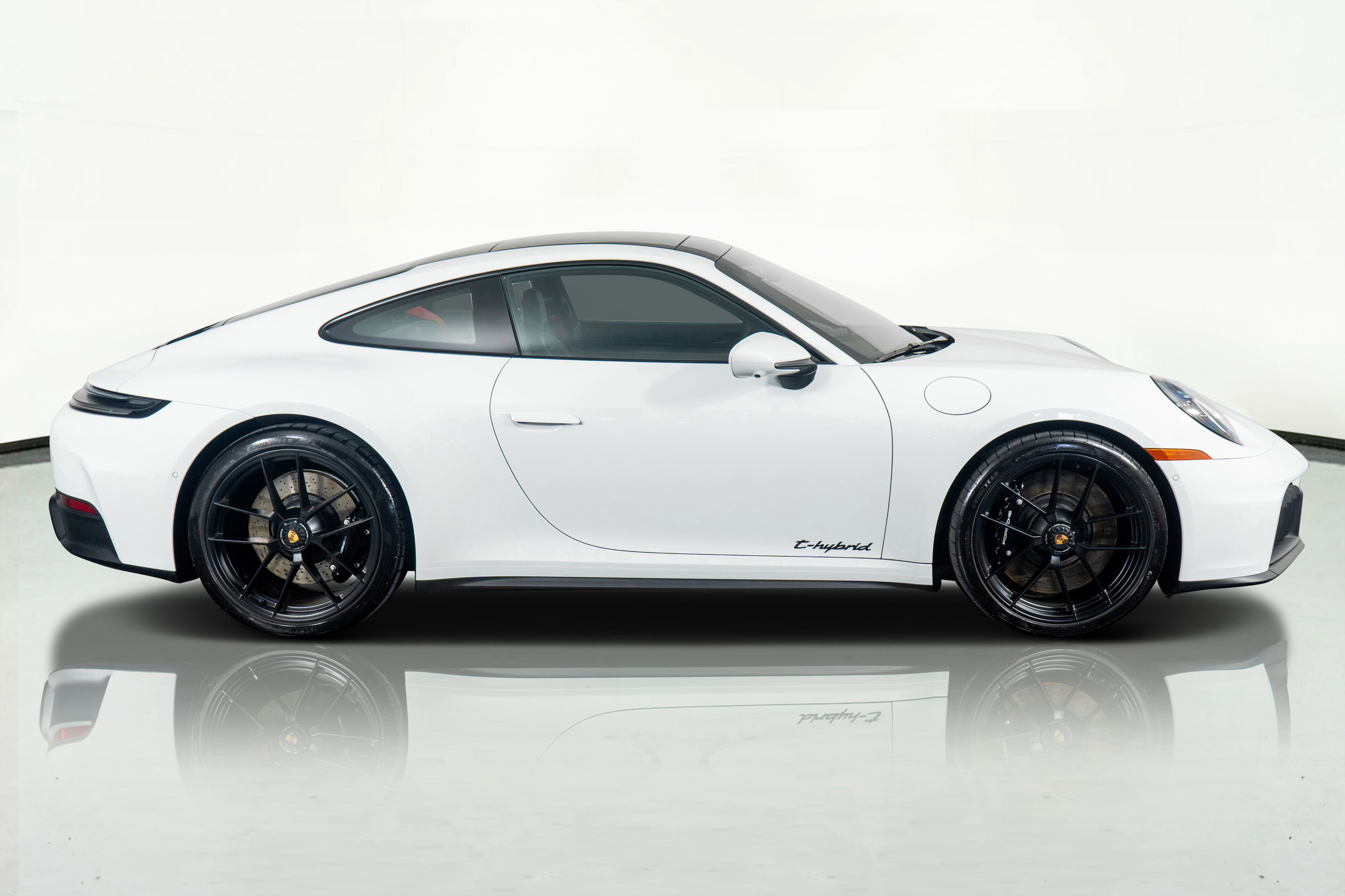 Used 2025 Porsche 911 Carrera 4 GTS AWD/4WD image 5